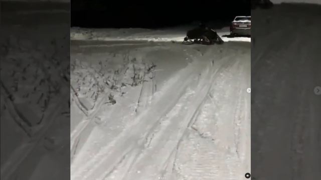 Мото коляска-люлька на гусеницах Крутец. Такого вы ещё не видели! #гусеницыкрутец смотреть онлайн