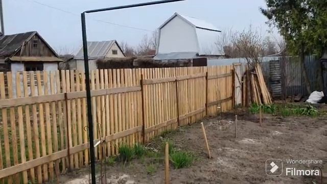 217. Крашу забор соседу. Сажаю Розы. смотреть онлайн