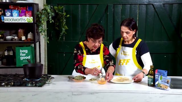 Moreton Bay Bug Ravioli with Burnt Butter and Pesto | Family Food Fight 2018 смотреть онлайн