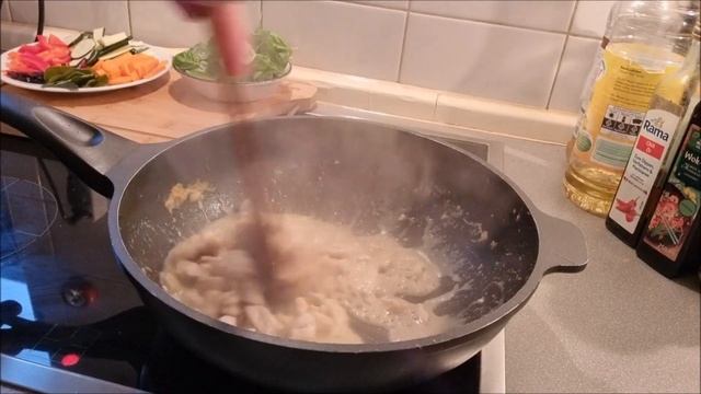 Stir-fried Chicken with Green Curry ไก่ผัดแกงเขียวหวาน смотреть онлайн