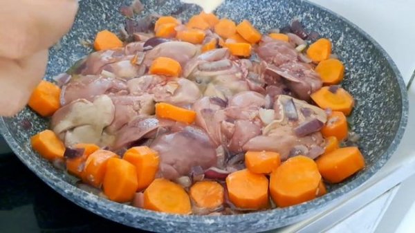 Savory and aromatic chicken liver pate: the best recipe for home cooking