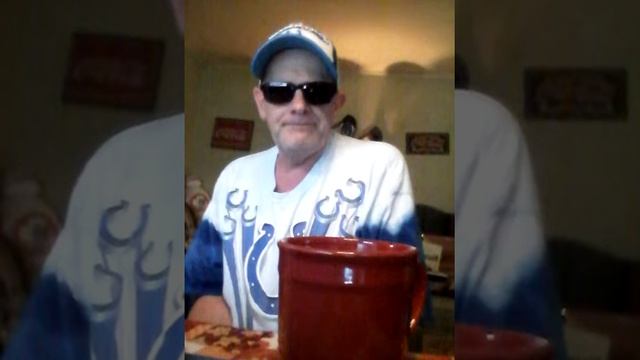 Sunglasses and orzo coffee смотреть онлайн