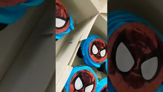 Spiderman cupcakes #spiderman #cupcakes #birthday #shorts #birthdaycelebration #cake #youtubeshort смотреть онлайн