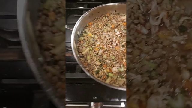 Lentils with chicken 🐔 and vegetables 😋 #dinner #homemade #ideas #fresh #shorts смотреть онлайн