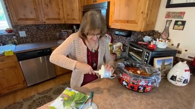 Quarantine Cooking with Carolyn Creamy Slow Cooker Tortellini смотреть онлайн