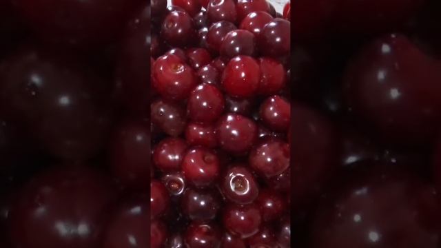 Уже, созрела вишня. смотреть онлайн