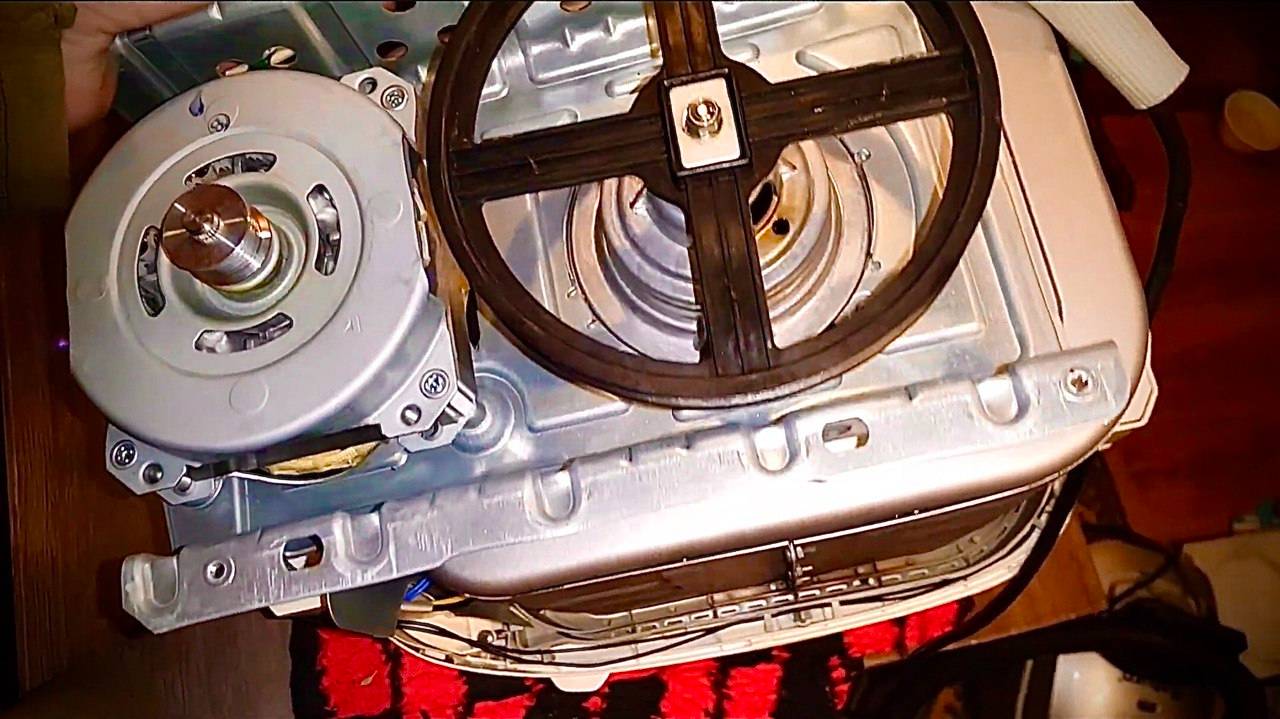 [Natalex] Ремонт хлебопечки Panasonic SD-2501, замена штока привода лопатки... смотреть онлайн