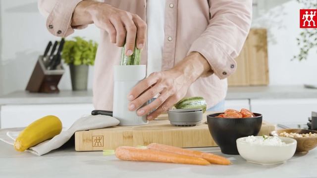 ZWILLING Z-Cut Spiral Cutter - Zoodles Made Easy.