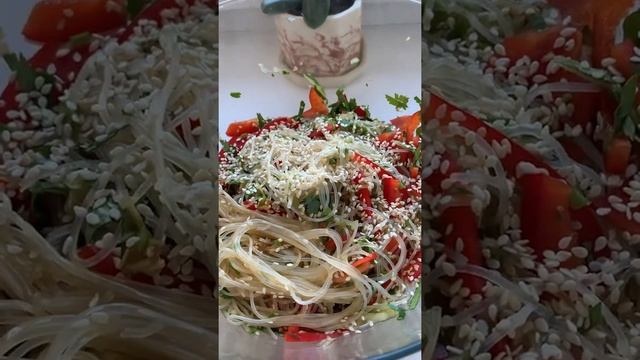 #shorts Салат из фунчозы с овощами. смотреть онлайн