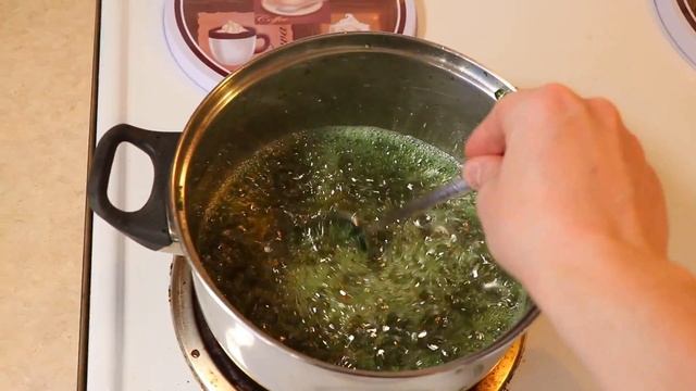 WHAT WILL HAPPEN IF YOU BOIL RUSSIAN SODA?! смотреть онлайн