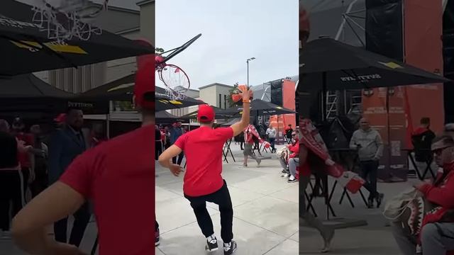 Rating strangers shots 🏀 (craziest dunk Ever￼!) @TurkishAirlines #turkishairlineseuroleague смотреть онлайн