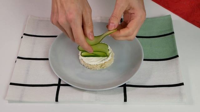 ЭФФЕКТНАЯ ЗАКУСКА НА ПРАЗДНИК! Бутерброды с красной рыбой смотреть онлайн