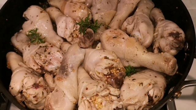 КУРЯЧІ ГОМІЛКИ ТА КАБАЧКИ В СОУСІ З ДІЖОНСЬКОЮ ГІРЧИЦЕЮ. смотреть онлайн