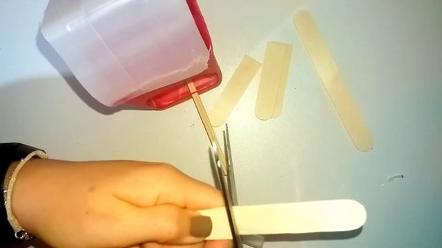 Ayran Kutusunun KUŞ YEMLİĞİNE Dönüşümü - How to make a bird feeder? смотреть онлайн