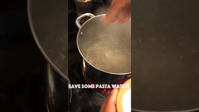 How to make box Mac and Cheese Taste Better | Creamy cheesy box mac and cheese recipe #SHORTS смотреть онлайн