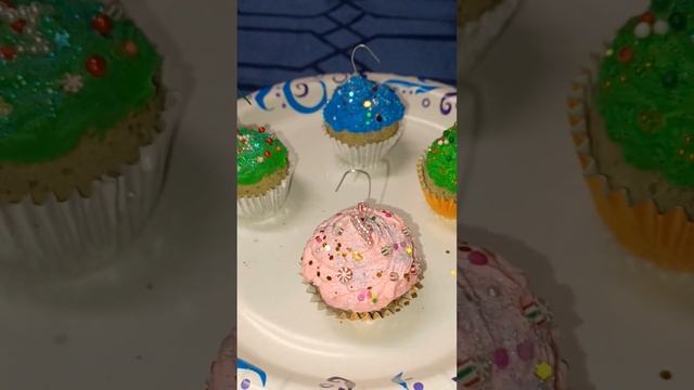 More mini cupcake ornaments #art #foryou #crafts #christmas #airdryclay #ornaments смотреть онлайн