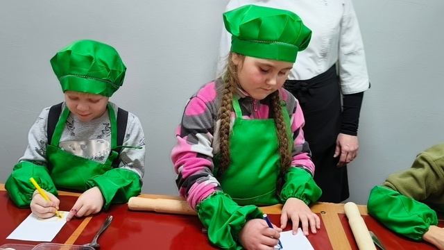 Как привлечь интерес дошколят к профессиям? doy106 Братск смотреть онлайн