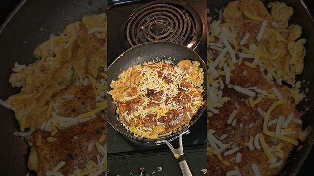 NFL' s, Real Pig skin omelette, "get your head in the game" , egg power смотреть онлайн