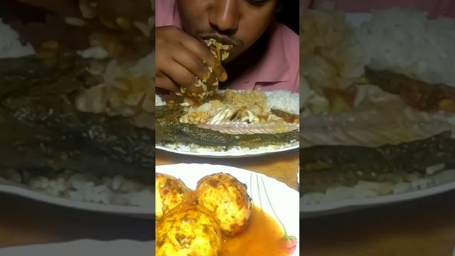 Asmr whole Fish Curry+ Masala Eggs Curry+Brinjal Fry+Tomato Cucumber onion Salad Eating Mukbang смотреть онлайн