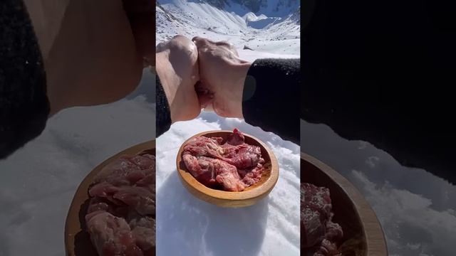 İsveç Kütük Ocağında Dana Antrikot 🪵 🥩 ⧸ beef ribeye in swedish log quarry(1) смотреть онлайн
