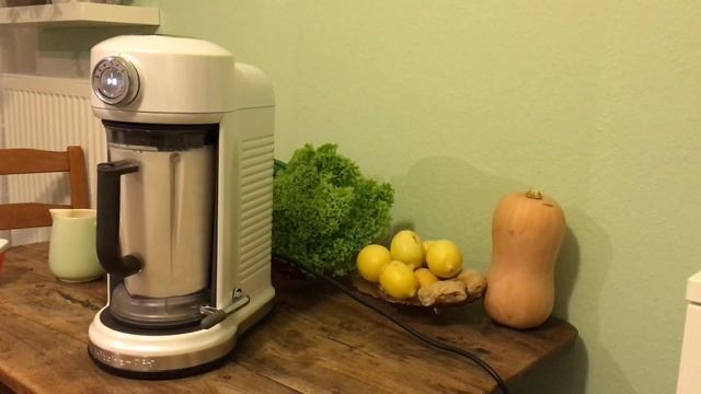 Vegane Milch - Mandelmilch selber machen mit dem KitchenAid Artisan Magnetic Drive Blender смотреть онлайн