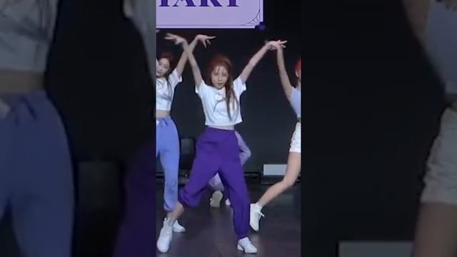 IZ*ONE Choi Yena 'Secret Story of the Swan' dance practice focus смотреть онлайн