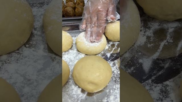 Японский карэпан (пирожок с карри) #shorts смотреть онлайн