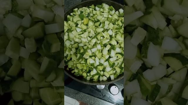 рассольник из свежих огурцов на зиму. Рецепт в комментариях #дача #огород смотреть онлайн