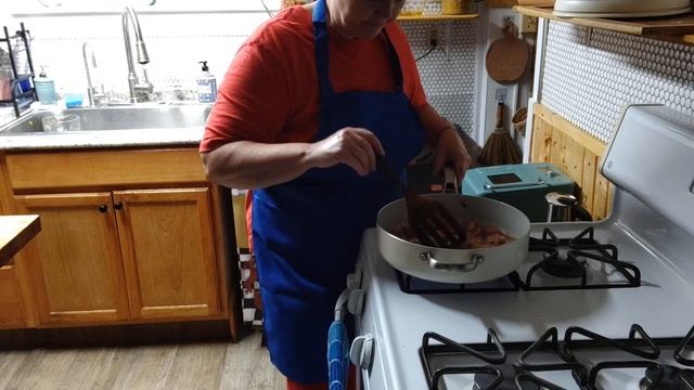 11/17/24 Солю лосось,мясные шарики на спец.приспособлении смотреть онлайн