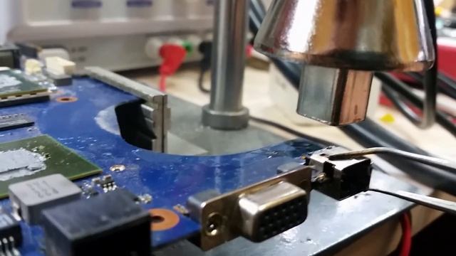 Замена разъема питания на ноутбуке Samsung смотреть онлайн