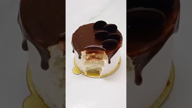 Delicious vanilla cake with caramel sauce ❤️ #alazizfoodrecipes #shorts #cake смотреть онлайн