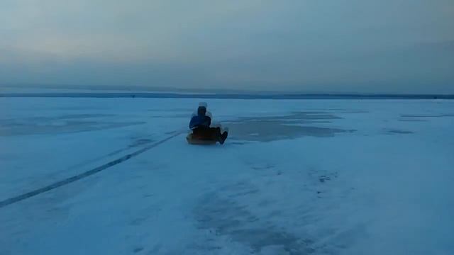 Покатушки на ватрушке! смотреть онлайн