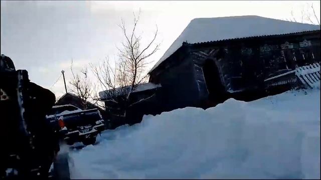 Солнечные зимние катания на мотоблоке с гусеницами крутец и в сцепке. смотреть онлайн