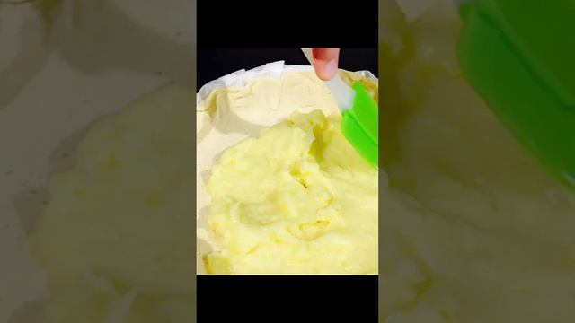 Яблочный пирог на тонком тесте👍ПРОСТО ТАЕТ ВО РТУ😋 #Shorts смотреть онлайн