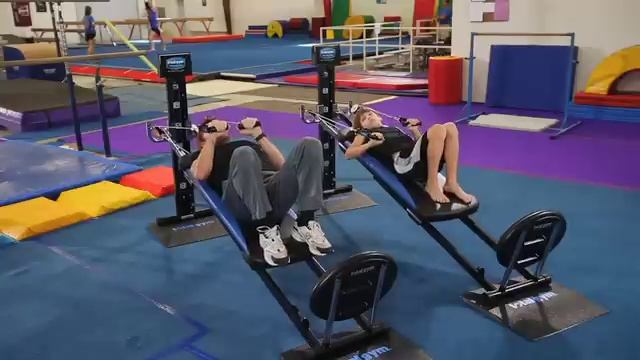 Chuck Norris Working Out With His Son On The Total Gym смотреть онлайн