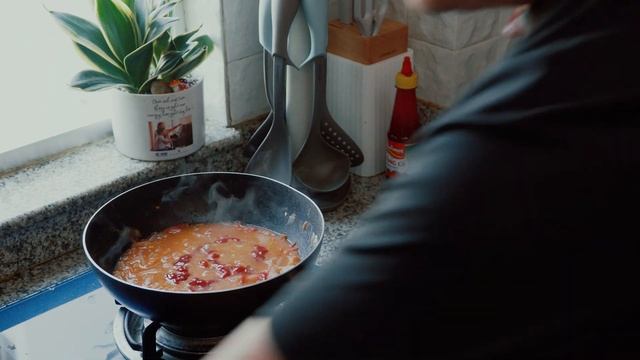 SPAGETTI & STEAK THEO KIỂU VIETNAMESE, 200K(10$) CHO 4 NGƯỜI ĂN| CHÚ GẤU ĐẦU BẾP смотреть онлайн