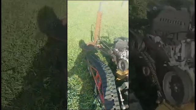 Покос травы роторной косилкой на мотоблоке с гусеницами крутец - 50 соток за 3 часа. #гусеницы смотреть онлайн