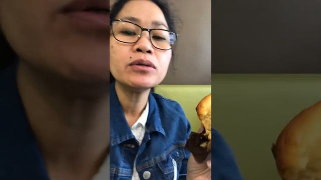 DESSERT Apricot muffin with coffee смотреть онлайн