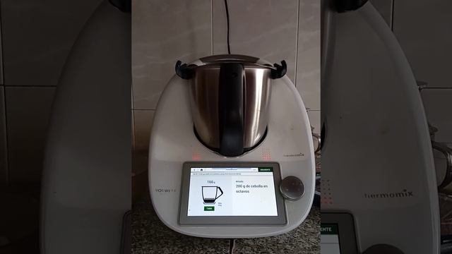 Pollo guisado con patatas y piquillos ( cocción lenta), fácil y rico con Thermomix смотреть онлайн
