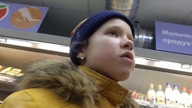 Поход в Пятёрочку с подозрительным человеком...(маньяком)😆 смотреть онлайн