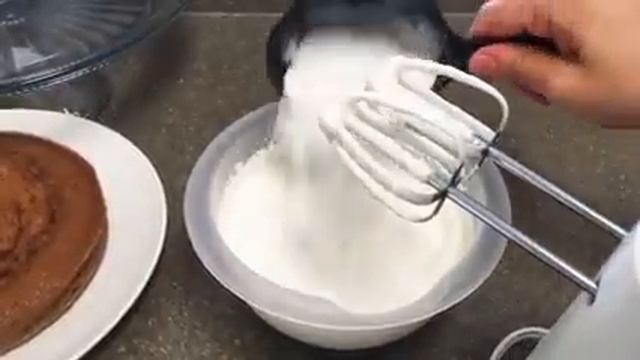 MEDOVIK Mikrovolnovkada 4 daqiqada ASALLI TORT смотреть онлайн