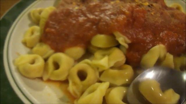 Priano's Tomato Mozzarella Tortellini & Spicy Red Pepper Pasta Sauce (Aldi review) смотреть онлайн