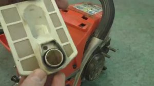Доработка воздушного фильтра китайской бензопилы_Completion of the air filter of the chainsaw