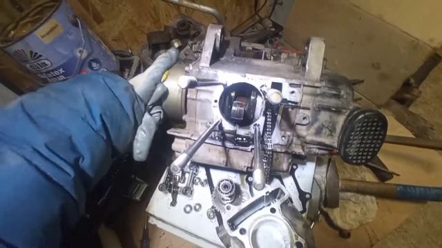 Снял и разобрал двигатель gy6 157QMJ на квадроцикле irbis 150. ЦПГ под замену. Треснул поршень♂️ смотреть онлайн