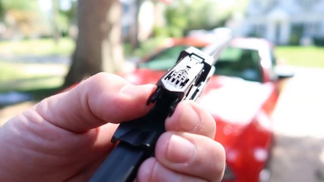 How to Remove and Install Windshield Wiper Blades (2010-2014 Mustang) смотреть онлайн