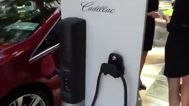 Уехать в США 427 USA2 пальмы в зданиях и электромобили смотреть онлайн