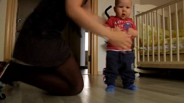 Наш сын учится ходить смотреть онлайн