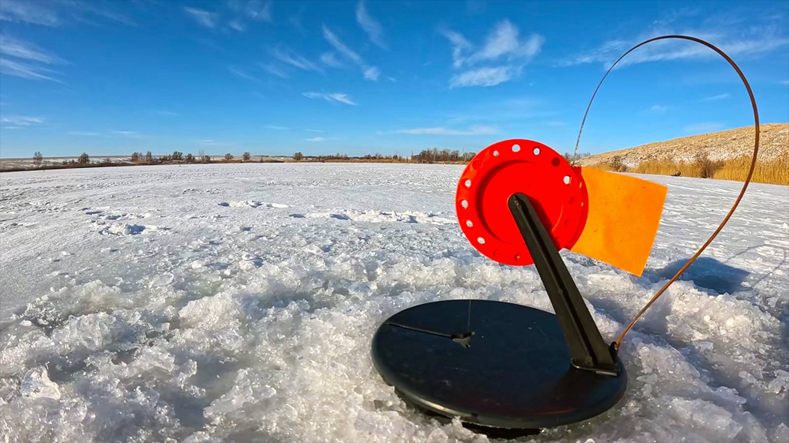 ПОПАЛИ В ЩУЧЬЕ ЛОГОВО, Я В ШОКЕ!! РЫБАЛКА КАК В СКАЗКЕ!! Зимняя рыбалка на жерлицы 2025 смотреть онлайн