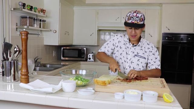 HOW TO MAKE THE BEST EGG SANDWICH смотреть онлайн