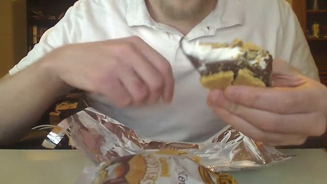 ASMR Eating/Whisper - Whole Grain Bread w/ Sweet Roasted Red Pepper Hummus & Russel Stover SMORES смотреть онлайн